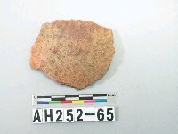 藏品(紅色粗砂粗繩紋陶片)的圖片